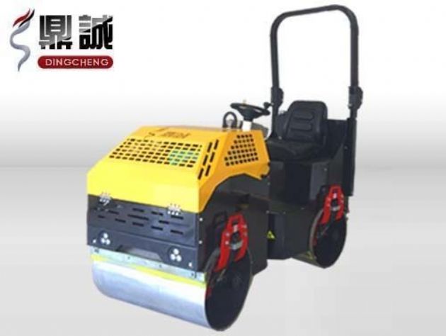 點擊查看詳細信息<br>標題：1噸全液壓振動壓路機 閱讀次數：15170